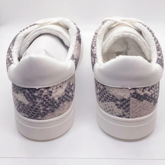 Steven by Steve Madden Reeves Printed Star Patch Sneakers - Picture 7 of 9